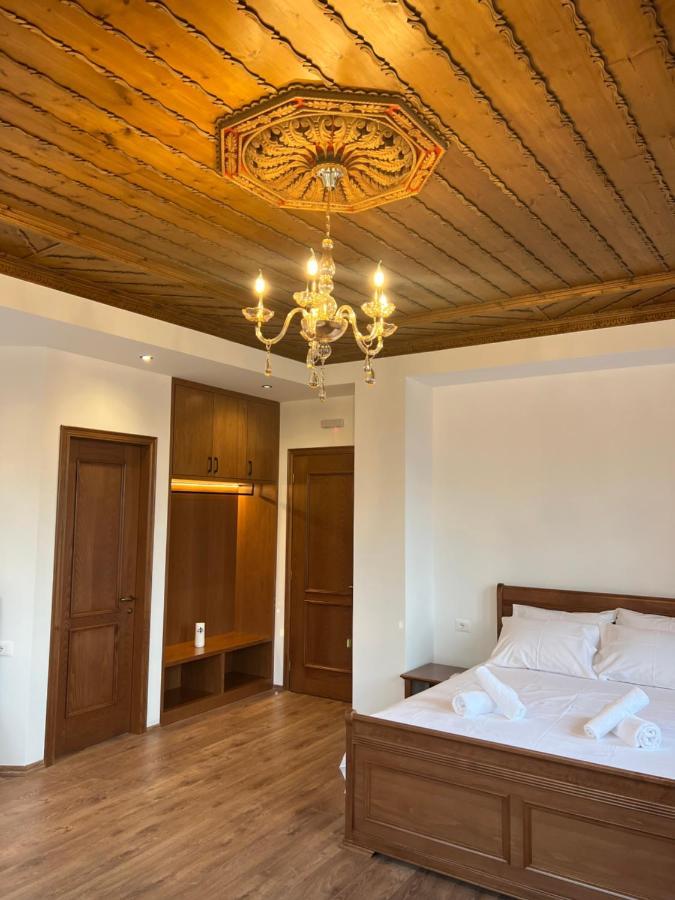 Gjirokastër Hotel With Castle View מראה חיצוני תמונה
