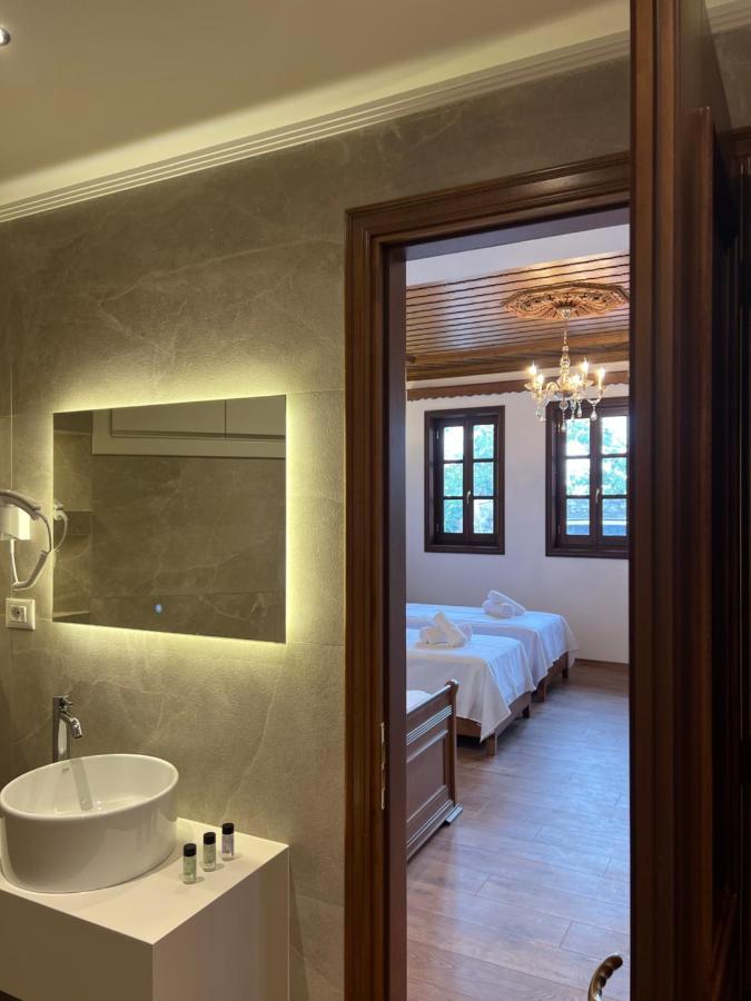 Gjirokastër Hotel With Castle View מראה חיצוני תמונה